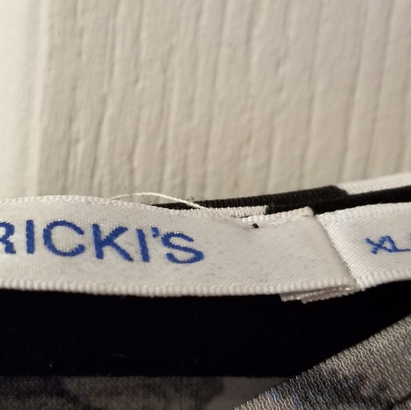 Flower blouse - Picture 2 of 2